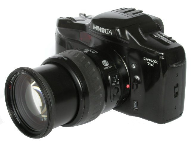 MINOLTA Dynax 7xi with lens AF 28-105/3.5-4.5 xi