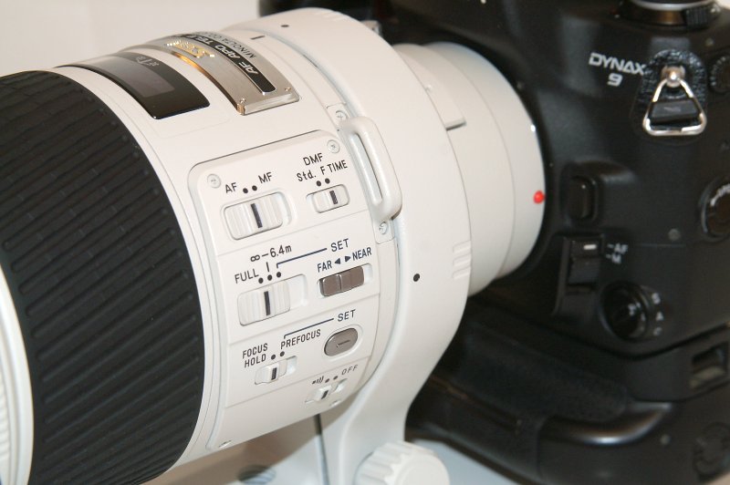 Minolta AF 300/2.8 APO G (D) SSM - funkcje specjalne